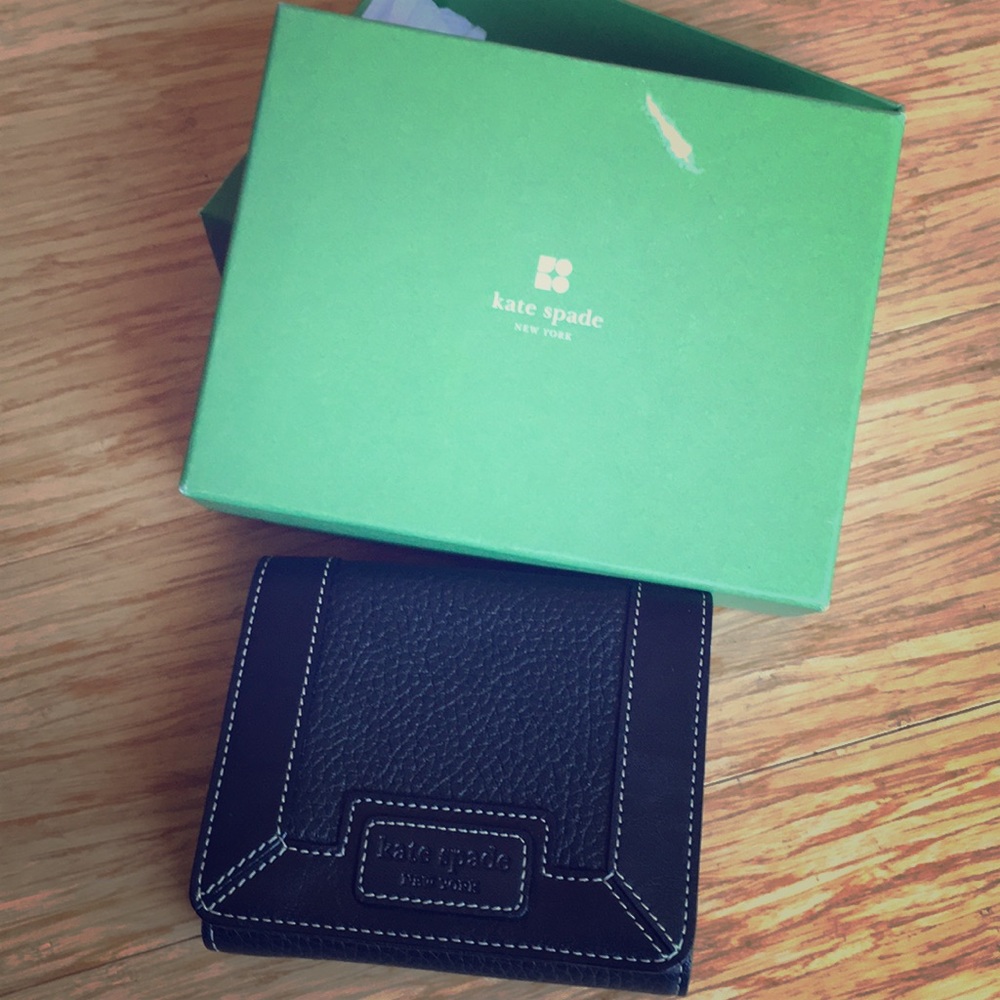 NWT: Kate Spade posey trifold wallet